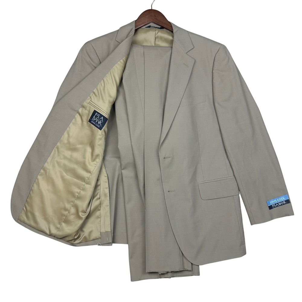 NEW Jos A Bank Innovations Stays Cool Tan Wool Poly 2 Piece Pleated Suit 40S 34W